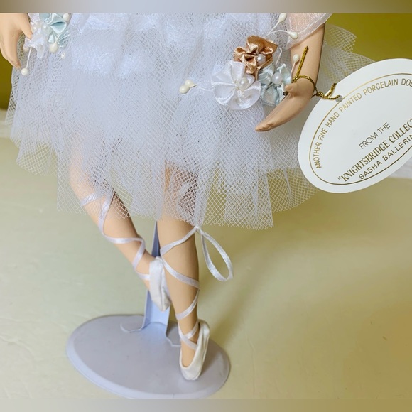 16” in Porcelain Doll ballerina blond ballet dancer white tutus white point shoe - Picture 4 of 11